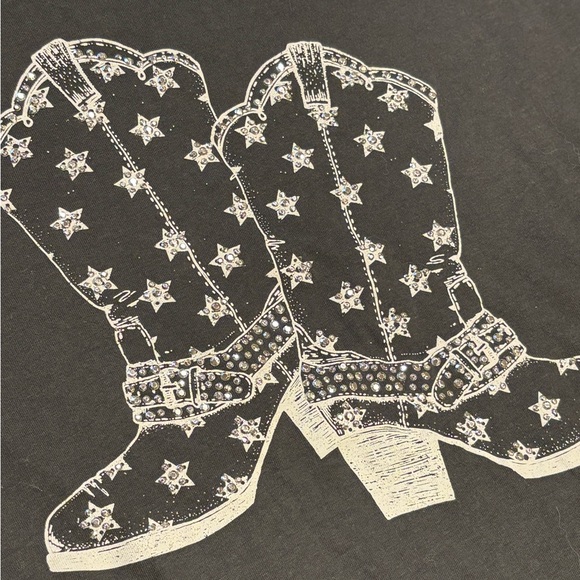 Bundle of 3 super cute women’s western/cowgirl graphic tees—all size Medium - Picture 11 of 12